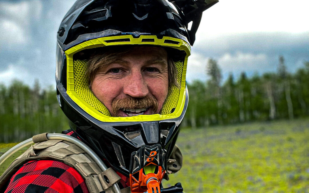 Who makes the lightest dirt bike helmet