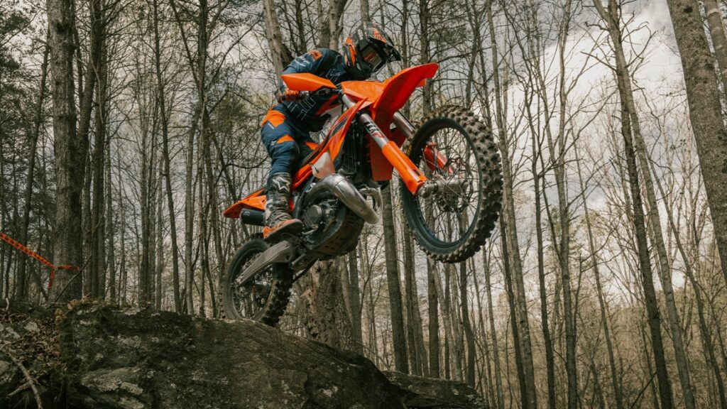 2025 KTM 300 XC TPI new features