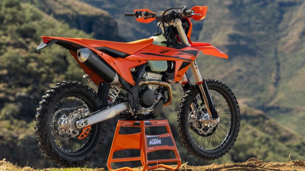 2025 KTM 450 XCF-W new frame