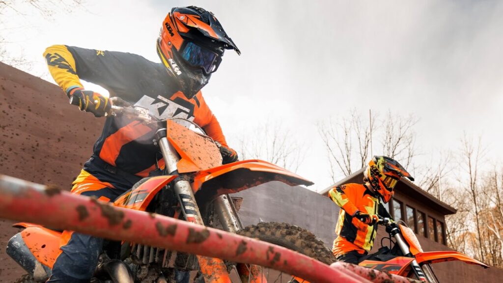 2025 KTM 450SX- F new dirt bike model